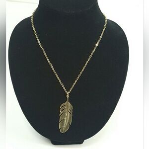 Fashion Jewelry Women's Feather Bohemian Necklace  Vintage Gold Tone NWT